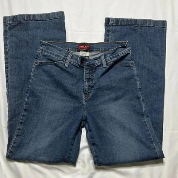 EUC Levi’s "Genuinely Crafted" line: medium wash "perfect slimming" bootcut - Picture 2 of 6